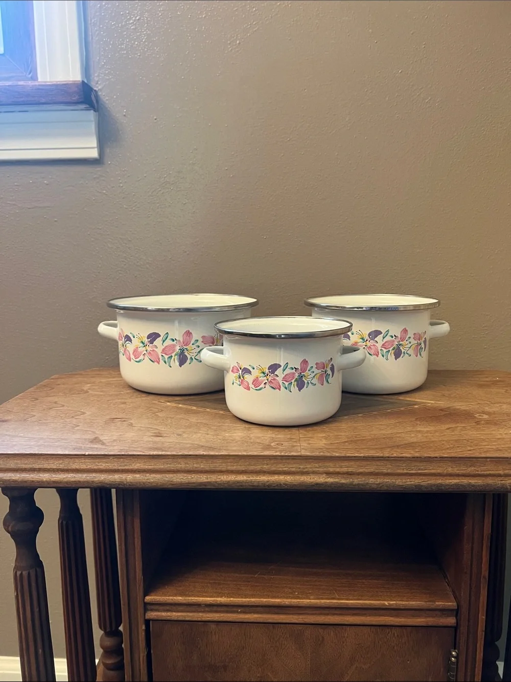 Set of three Vintage floral mini stockpots with lids